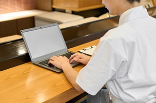 多店舗・ヘルプ運用に強い勤怠管理